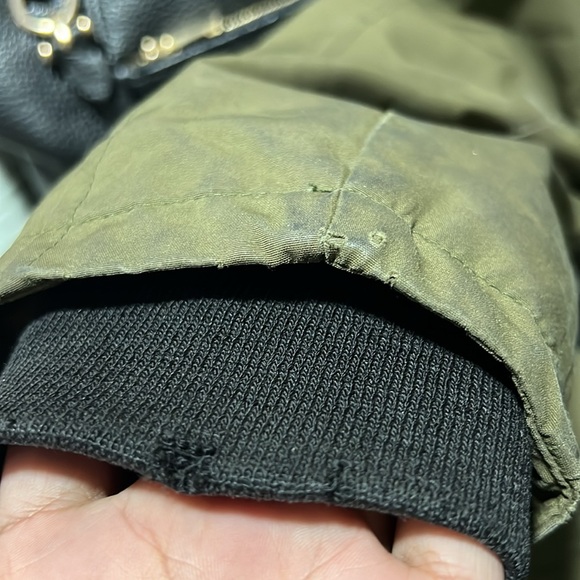Canada goose jacket-army green, Women’s size large. - Picture 6 of 9